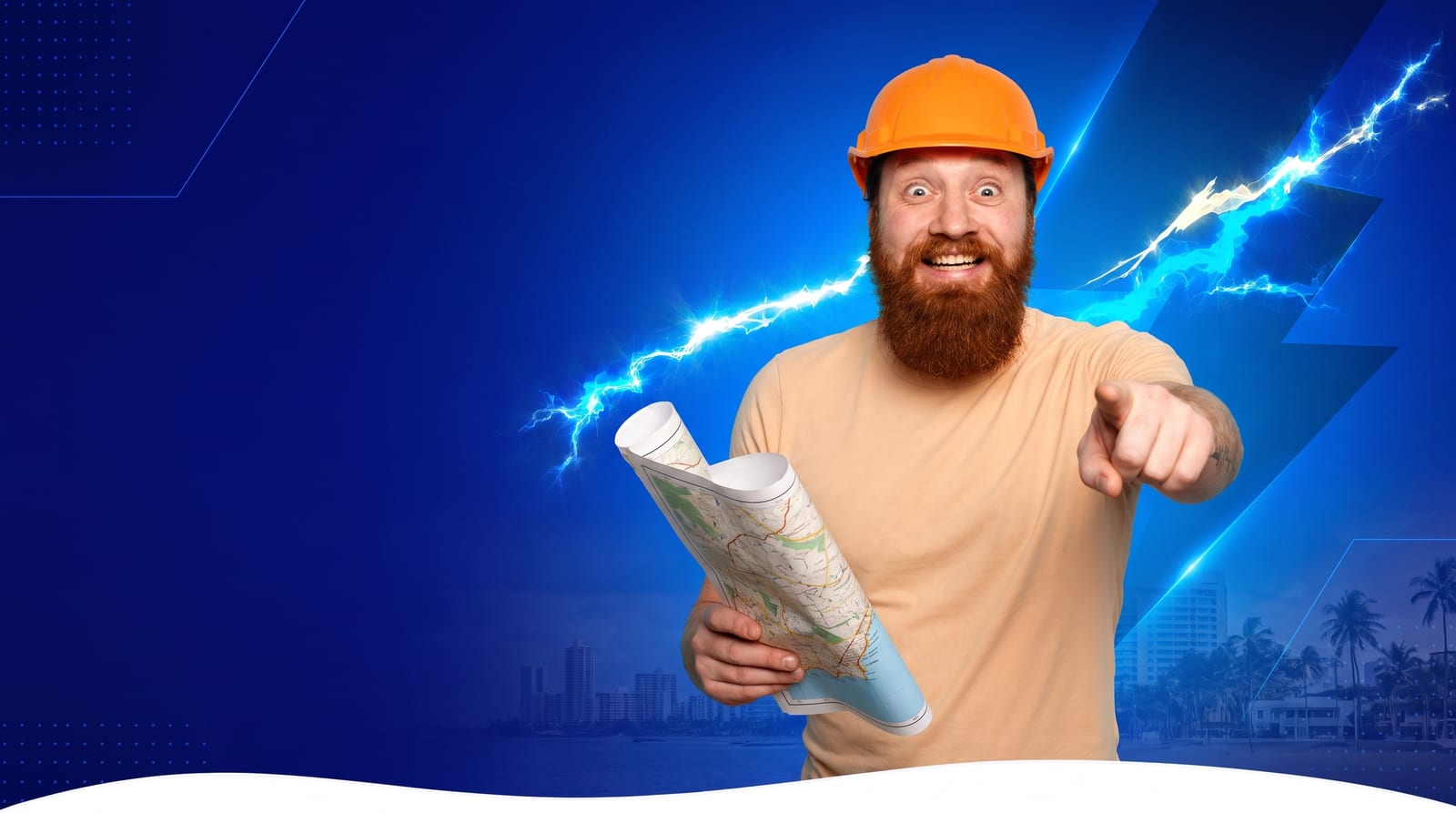 Eletricista com capacete de segurança laranja segurando um mapa e indicando a região atendida